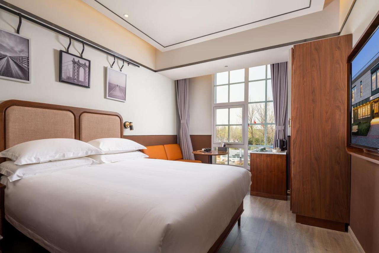 A Memory Hotel-hotel In The Garden, Daxing International Airport, Aerospace Museum, Wildlife Park, Free Daily Necessities, Free Night Snack, Free Laundry, Communication Well, Free Travel Advice Hotel